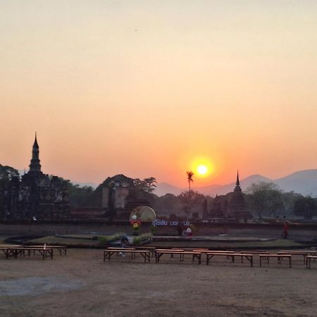 Toon Guesthouse Sukhothai Esterno foto