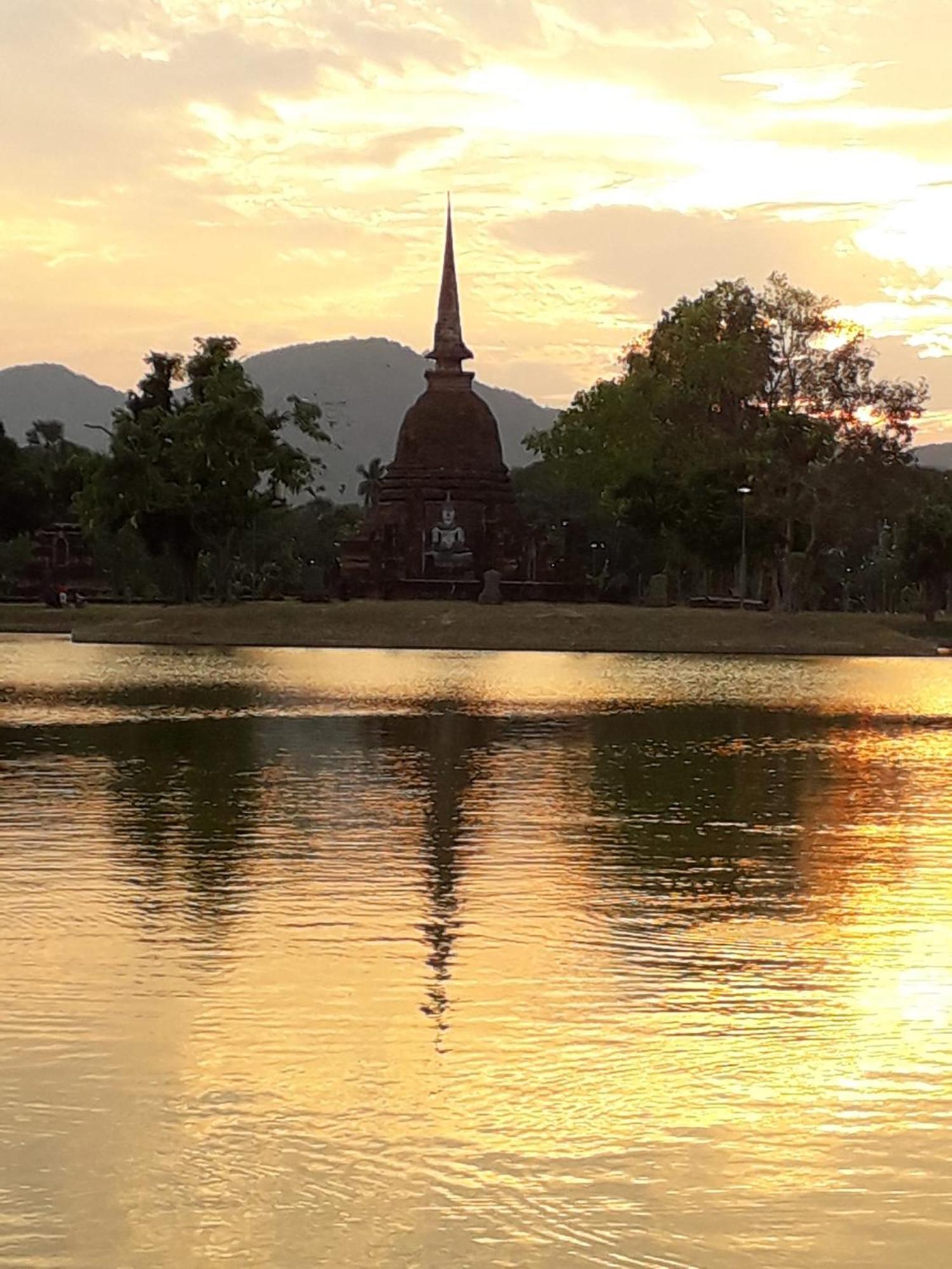 Toon Guesthouse Sukhothai Esterno foto